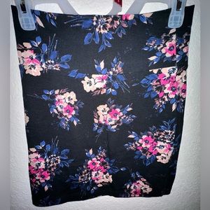 Medium skirt - Charlotte Russe